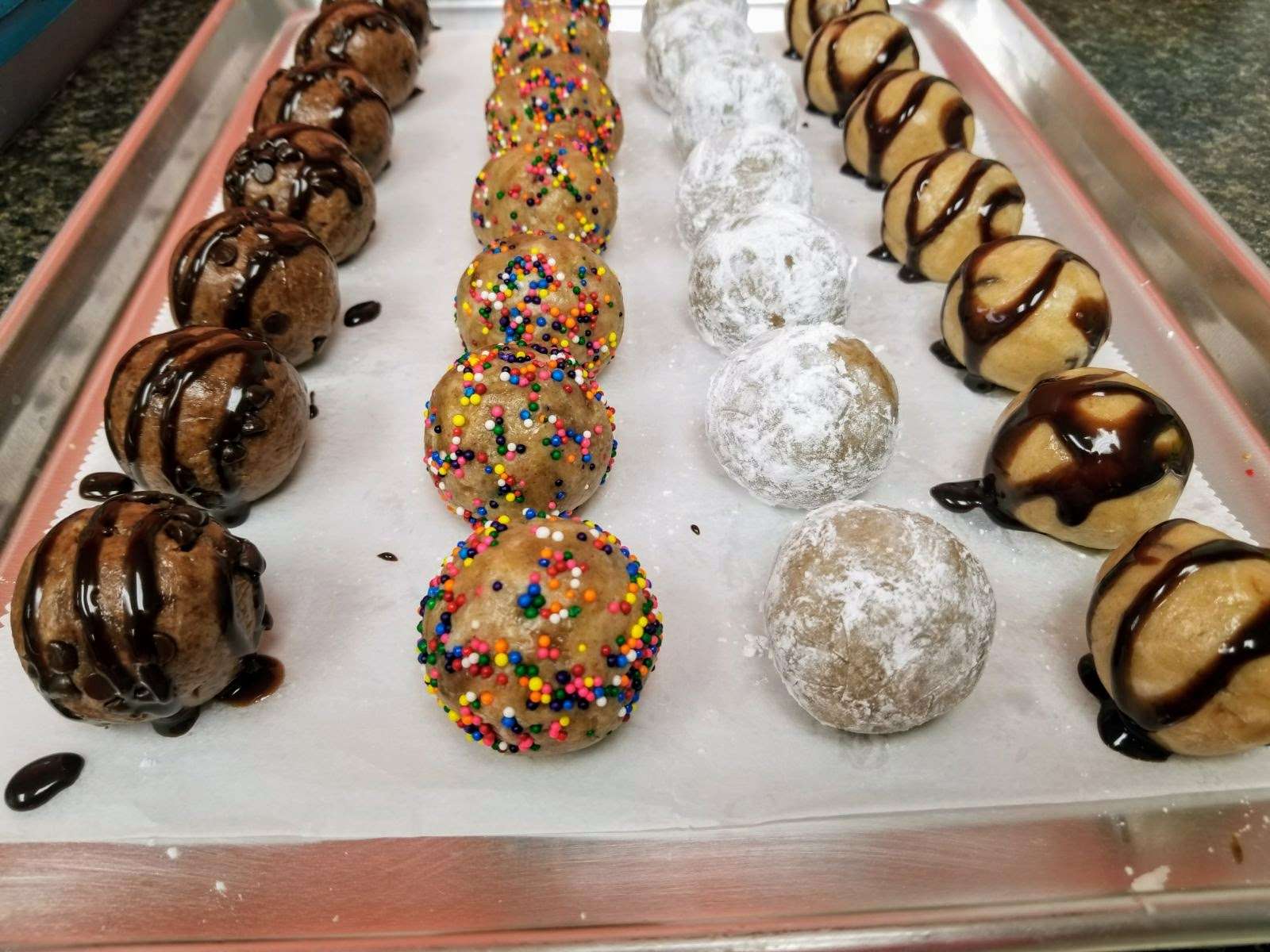 Donut Holes (12) – Mo'Pweeze Bakery